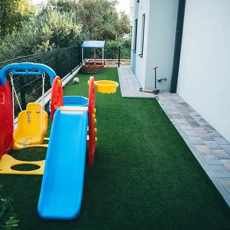 Daire Family Mirjam Orebić