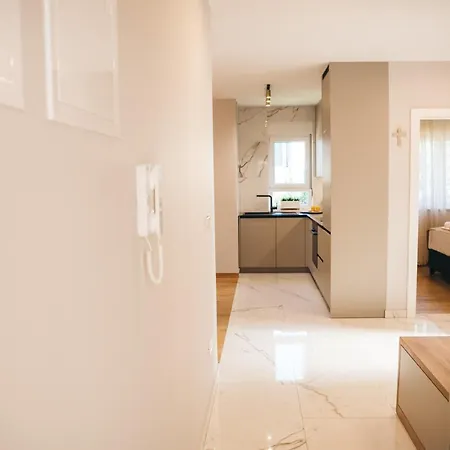 Daire Family Mirjam *