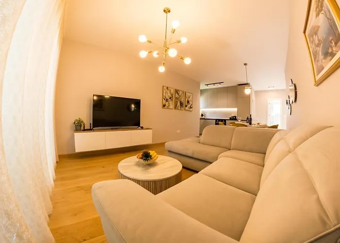 Family Mirjam Orebić